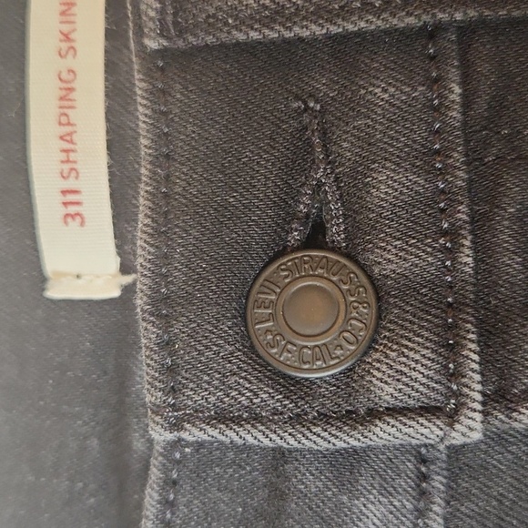 Levi's Women's 311 Shaping Skinny Black Jean Size 25 - Picture 5 of 10